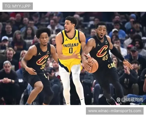 米切尔突破后稳稳放入，骑士持续压制